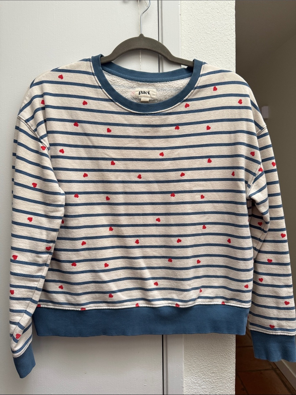 Pact Organic Cotton Cream and Blue Striped Sweatshirt with Red Hearts M